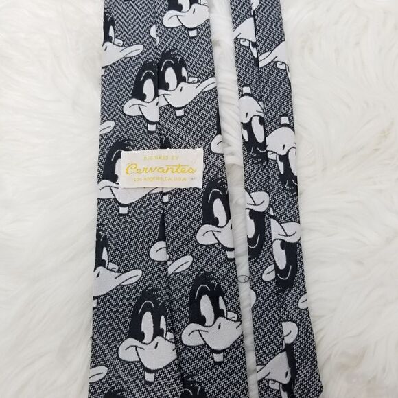 Warner Brothers Daffy Duck Classic Necktie - Picture 6 of 7